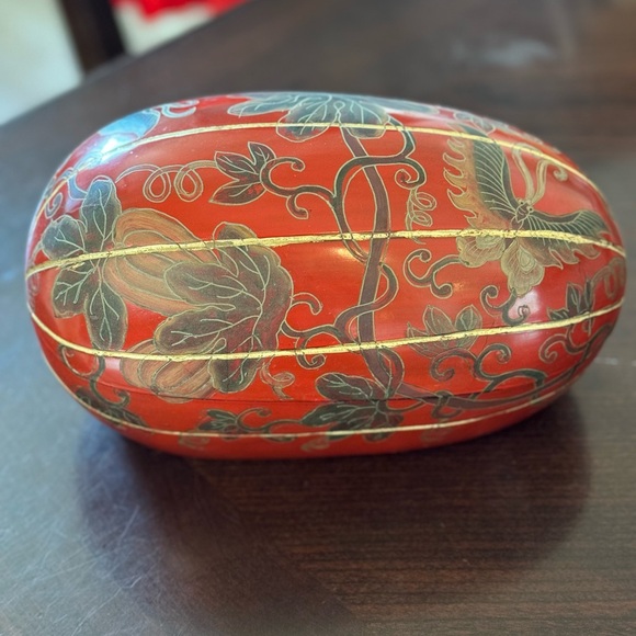 Melon shaped lacquered box. Antique beautiful warm red. Hand painted. - Picture 3 of 9
